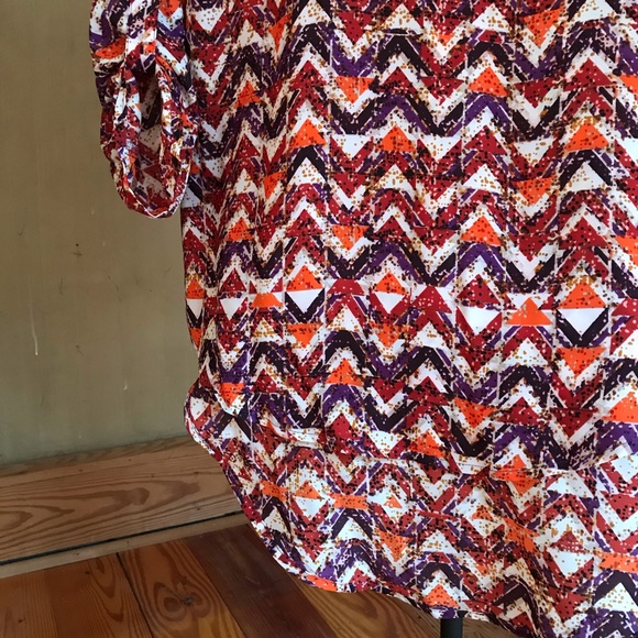 🌸5/$30🌸 Multi-colored Tunic Top EUC - Picture 6 of 13